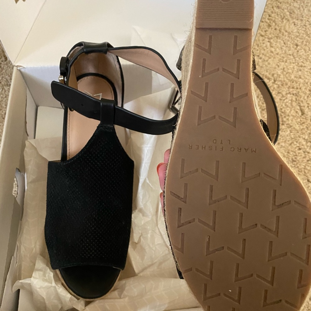 Marc fisher ltd black wedges